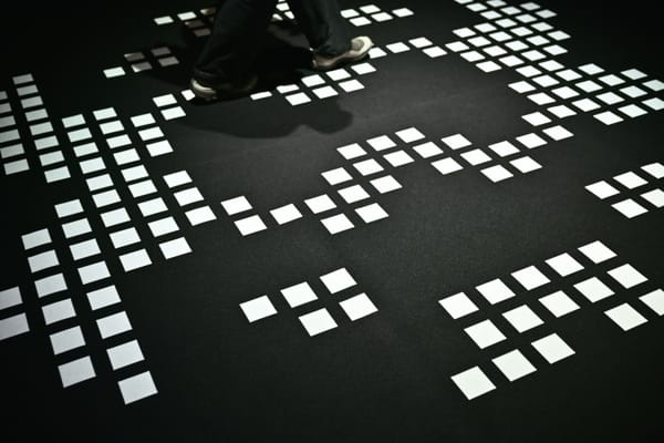 #077 - めいとコスメ探し、日傘とコーヒーグラインダーとNothingと──終戦80年のお盆に考えたこと