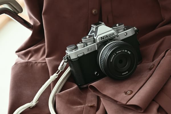 #080 - iPhone Airを購入／祝・発売 Nikon Zfシルバー／SCAJ2025の熱狂と、秋の発見いろいろ